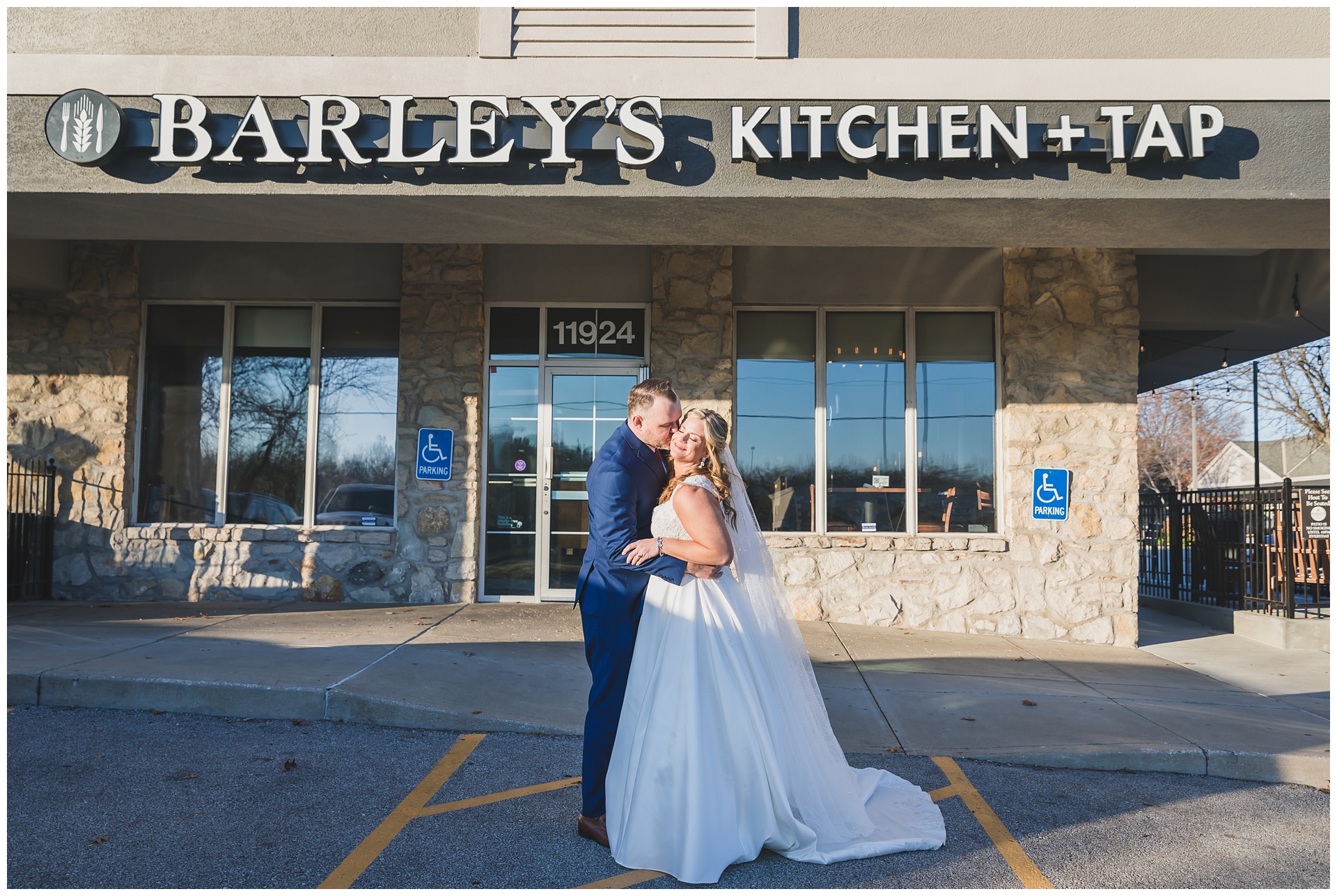 Wedding photography by Kansas City wedding photographers Wisdom-Watson Weddings.
