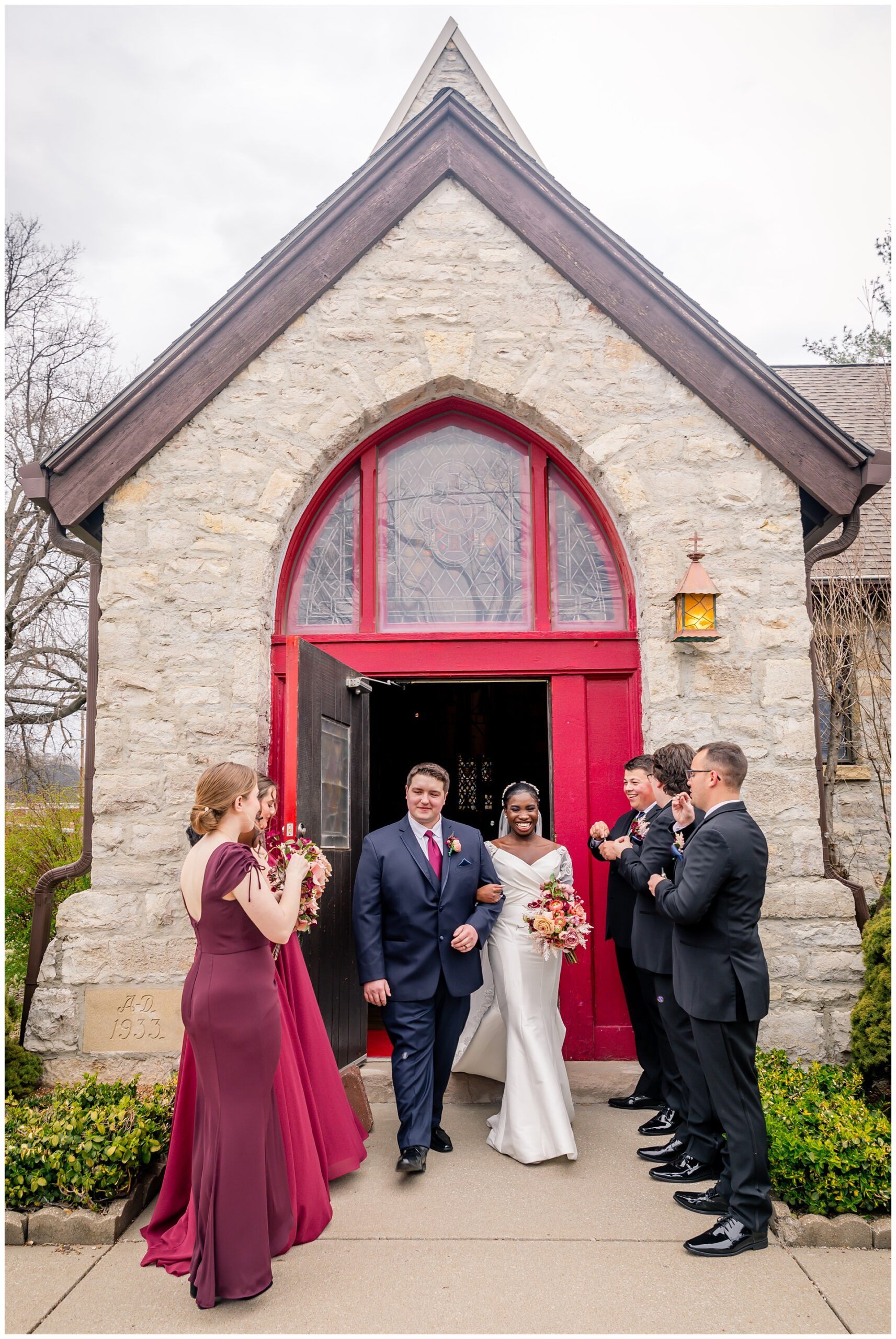 Wedding photography at St. Luke's Episcopal Church in Excelsior Springs, Missouri, by Kansas City wedding photographers Wisdom-Watson Weddings.