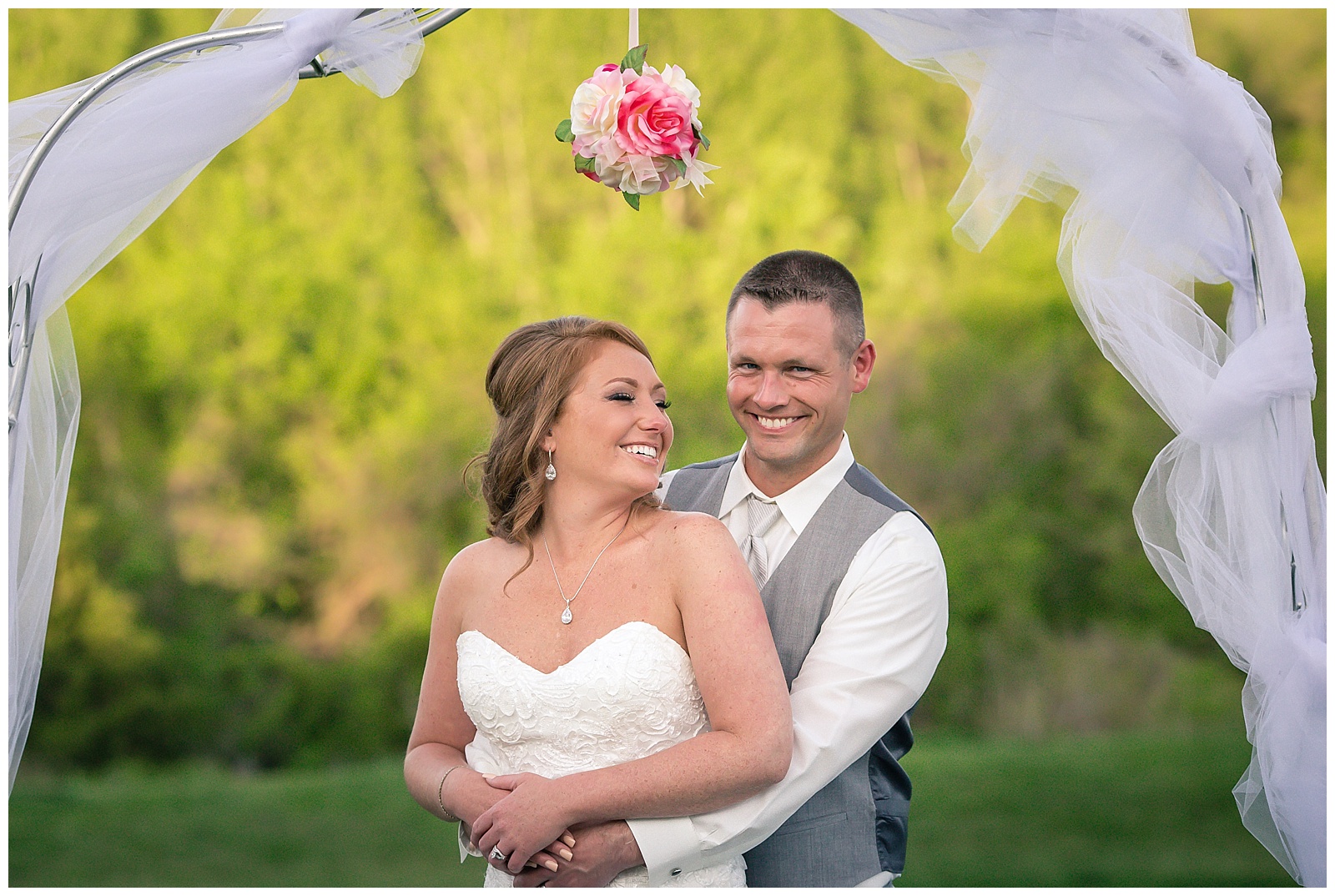 Wedding photography at The Elk's Lodge in Blue Springs, Missouri.