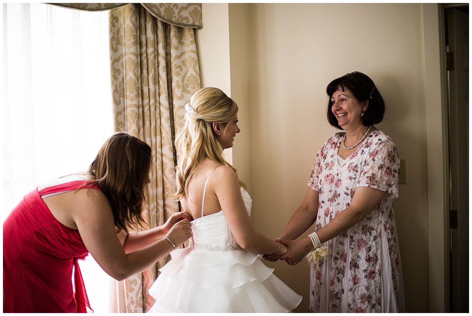 Wedding photography at The Elms in Excelsior Springs, Missouri.
