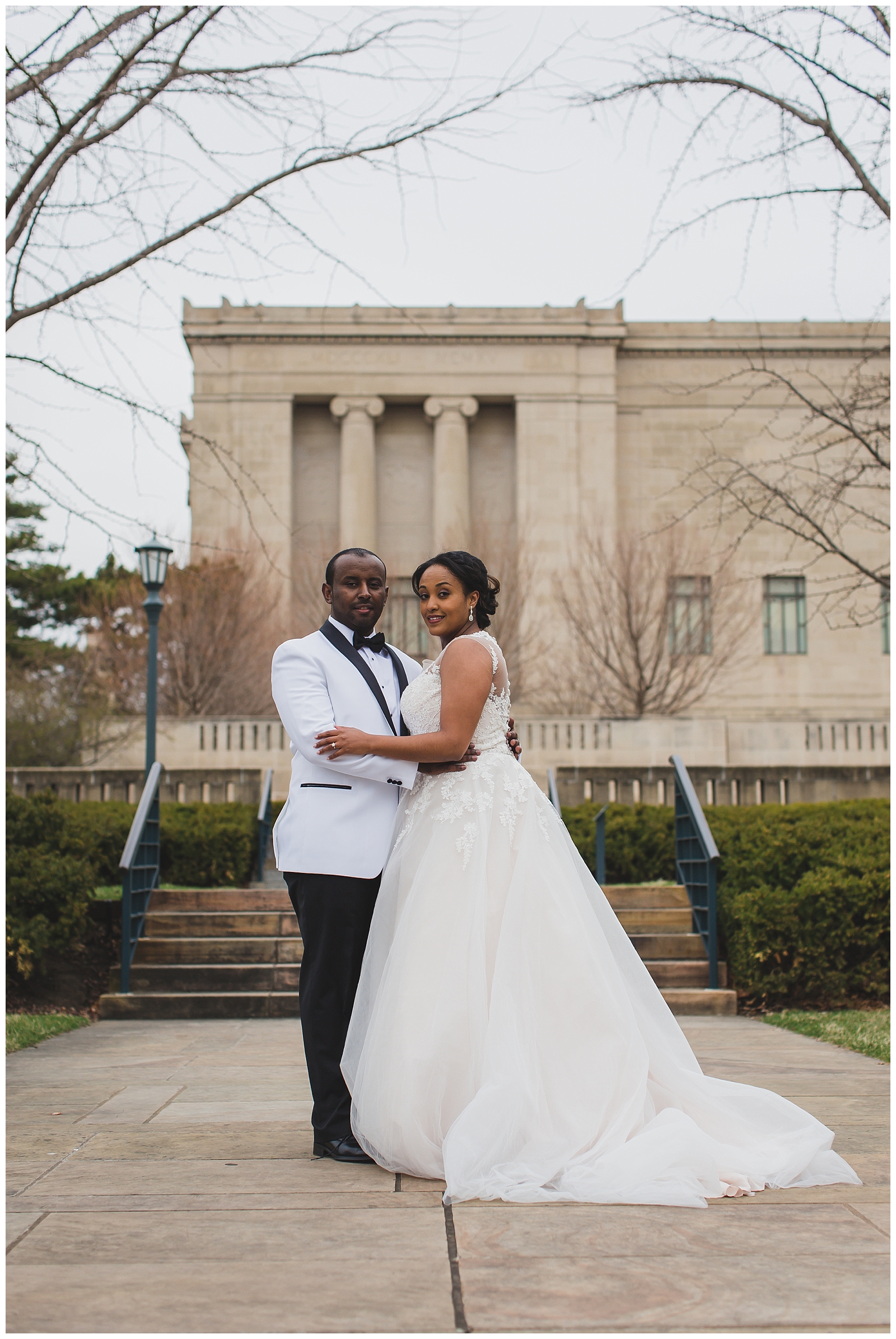Bridal photography at the Nelson-Atkins Museum of Art by Kansas City wedding photographers Wisdom-Watson Weddings.