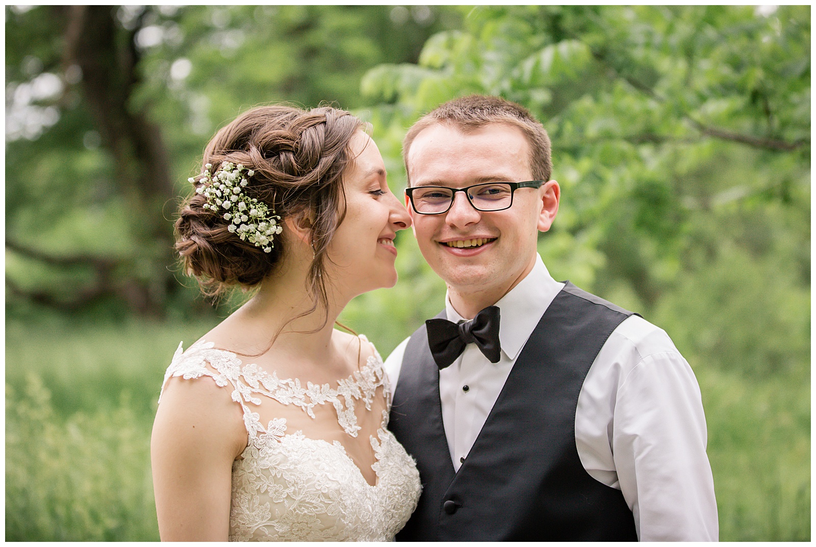 Wedding photography and videography at The Lodge at Ironwoods in Leawood, Kansas, by Kansas City wedding photographers Wisdom-Watson Weddings.