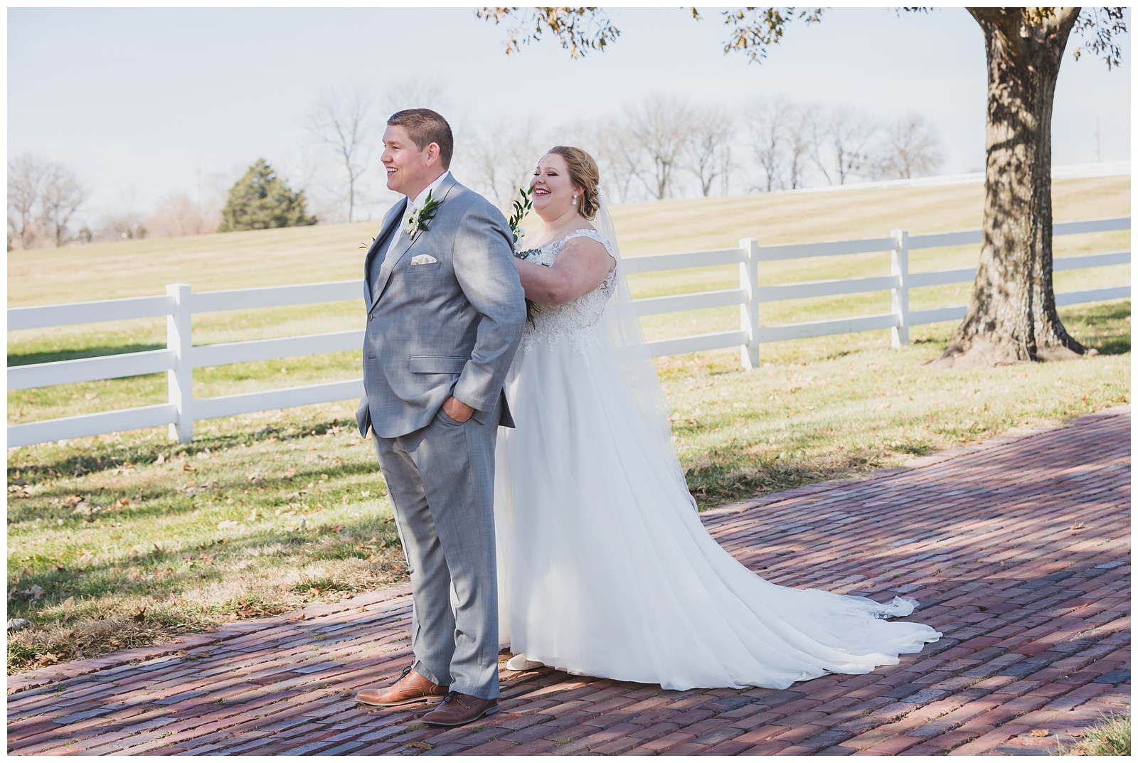Wedding photography at Mildale Farm in Edgerton, Kansas, by Kansas City wedding photographers Wisdom-Watson Weddings.